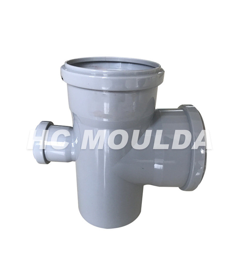 Fitting with gasket mould