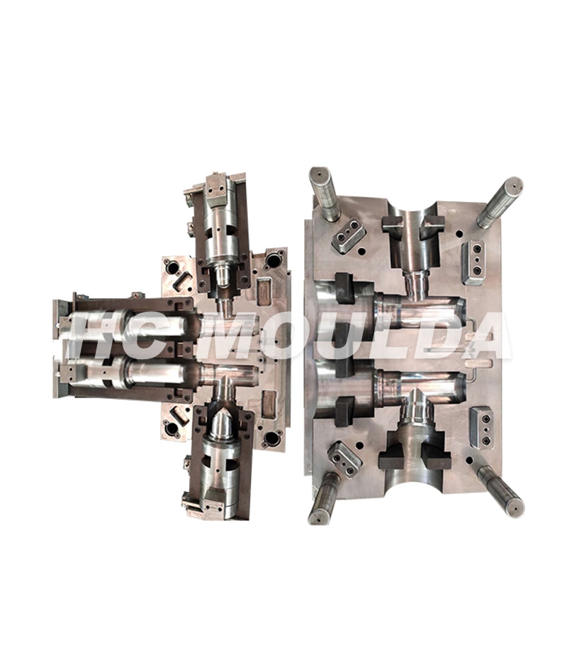 Fitting with gasket mould