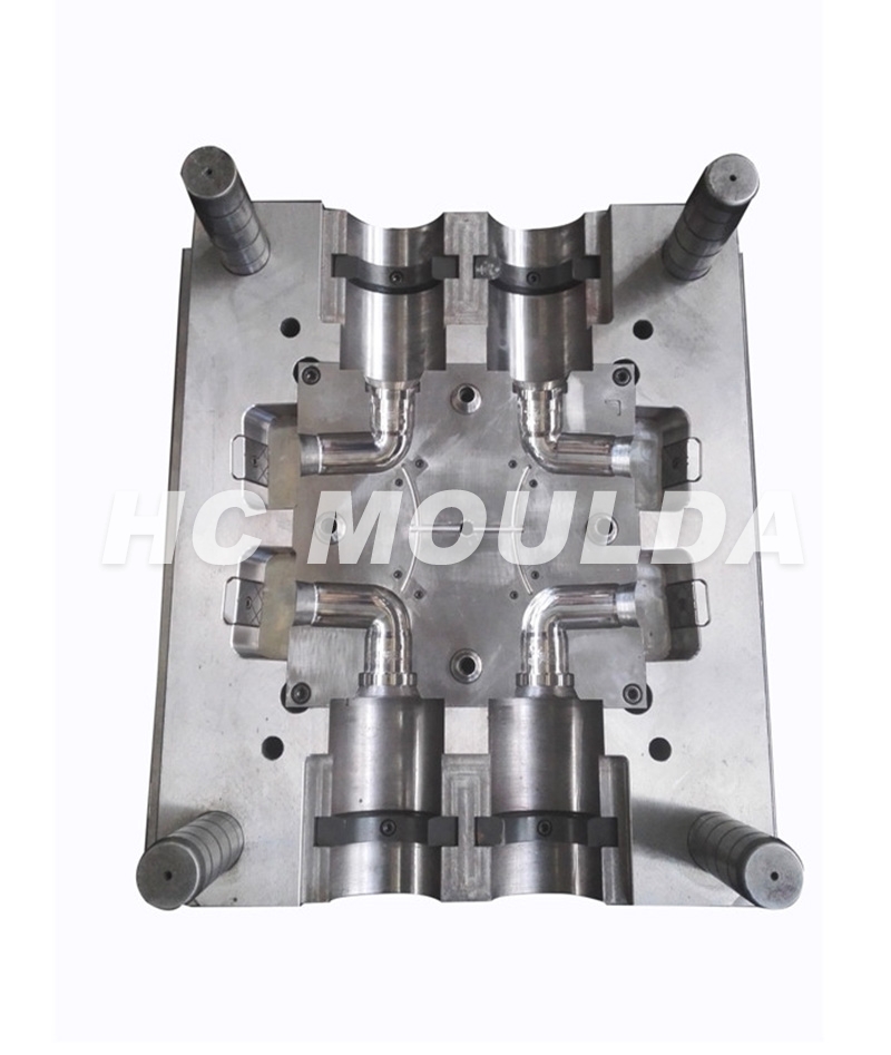 Fitting with gasket mould